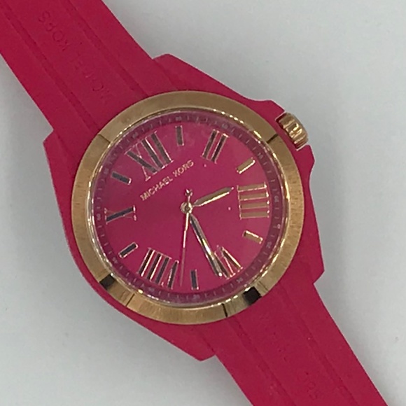 NWOT Michael Kors Women’’s Dark Rose Watch With Rubber Wristband - Picture 2 of 14